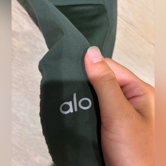 Alo Leggings - Picture 4 of 4